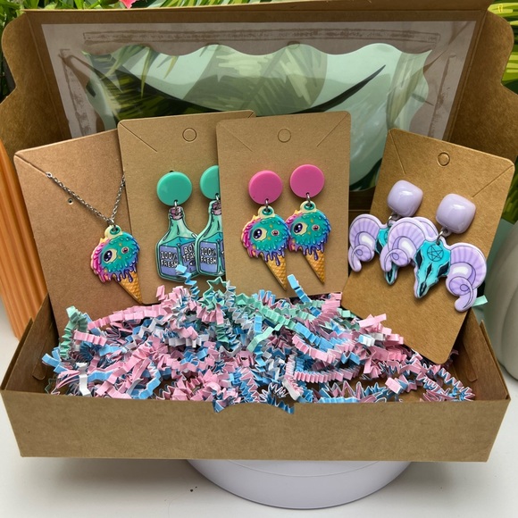 Pastel Goth Jewelry Gift Set with Painted Box - Gothic Kawaii Jewelry Gift Set - Picture 1 of 13